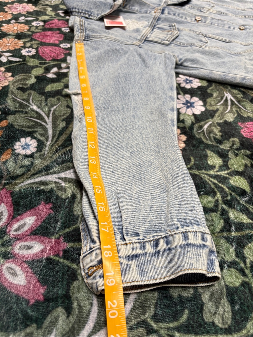 Light Wash Distressed Oversized Denim Jean Jacket - Unbranded - Picture 7 of 8